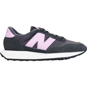 EUC New Balance 237 black / pink sneakers, size 8.5. Worn only a few times!! 🌸